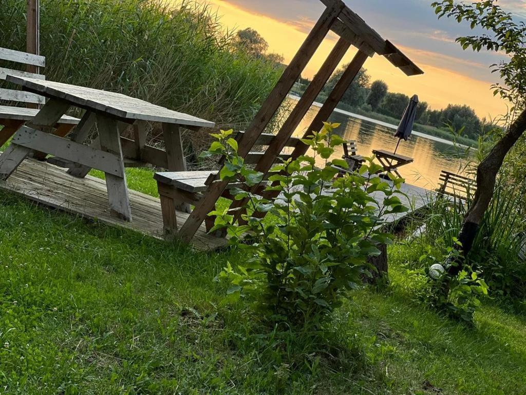 Domek Nad Jeziorem Mysliborz Exterior photo